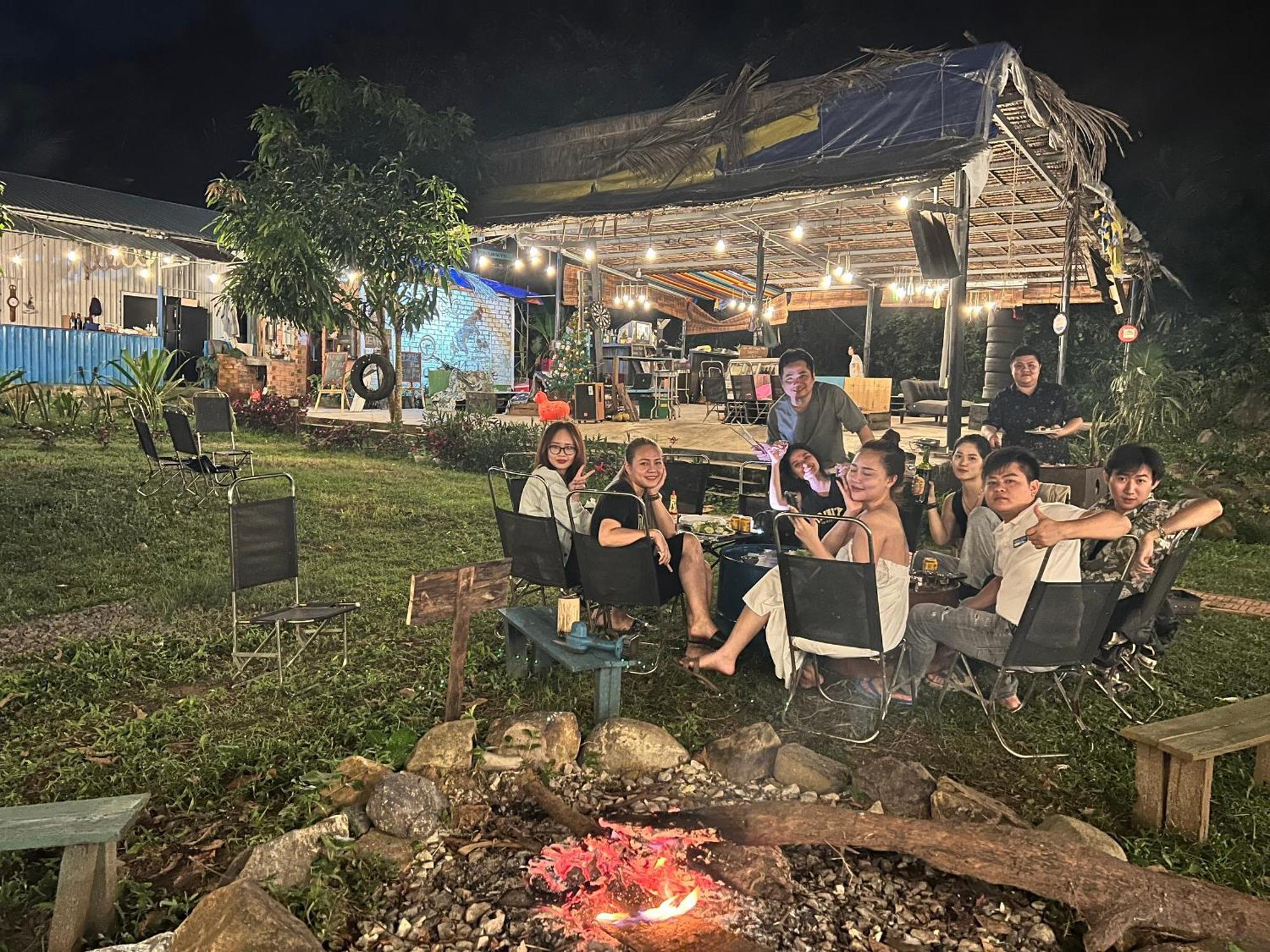 Con Dao Backpacker - Loco Camping Chi Khu Co Ong Exterior foto